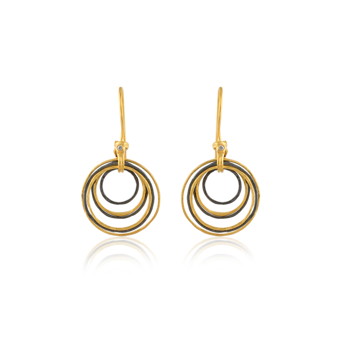 Silver Gold alternate in 6 circles